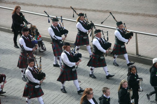 happy day!  more pipers!  :D